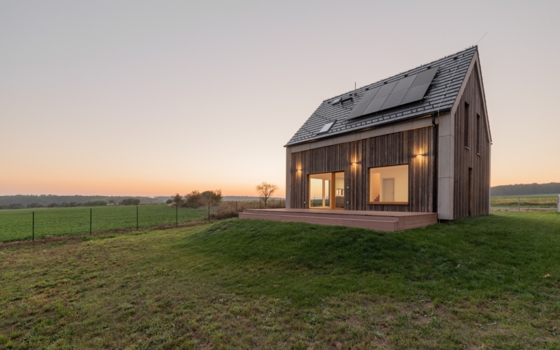 Spojují dřevostavby s technologiemi. Díky tomu ušetříme majiteli domu část nákladů za energie, hlásí