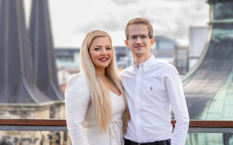 Je mu 29 a byznys, který rozjel už na základce, mu vydělal stamiliony. Vstupuje do něj Kijonková