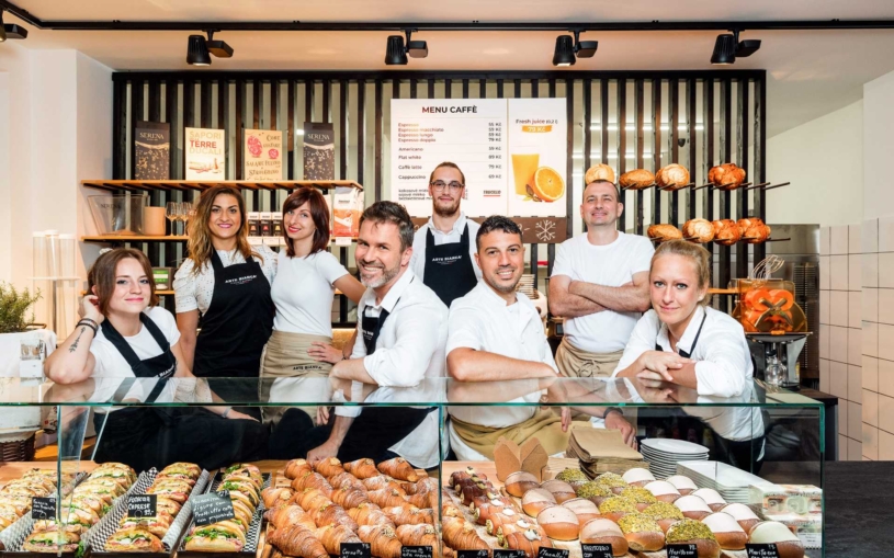 Sem chodí i rození Italové. Na Vinohradech roste pekárna, kde se na focacciu i cornetta stojí fronty