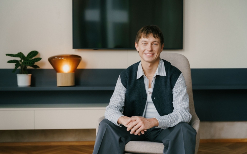 Na škole programoval, teď řídí globální data i týmy. Deloitte je spíš série kariér než jedna práce, říká