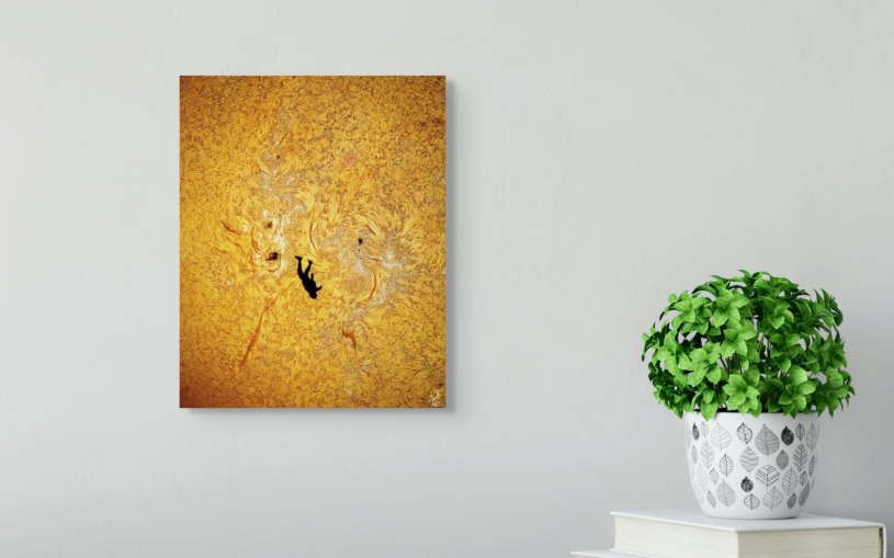 Člověk na Slunci? Internet ohromila fotografie parašutisty, bylo za ní složité plánování a pokusy