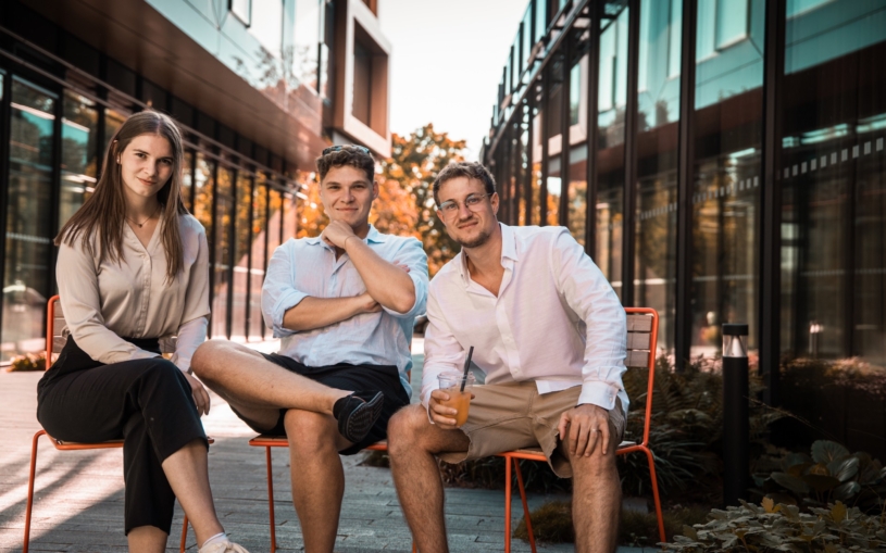 Káva ze Starbucksu za korunu nebo 1+1 jídlo zdarma. Česká aplikace boduje u mladých a chce do regionů