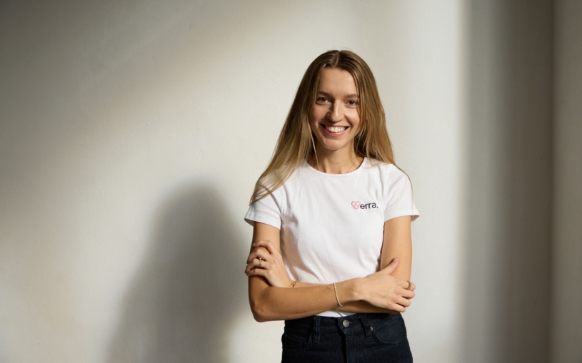 Menstruace nemusí bolet. Česká biotechnoložka chtěla pomoci sestře, dnes boduje u tisíců žen