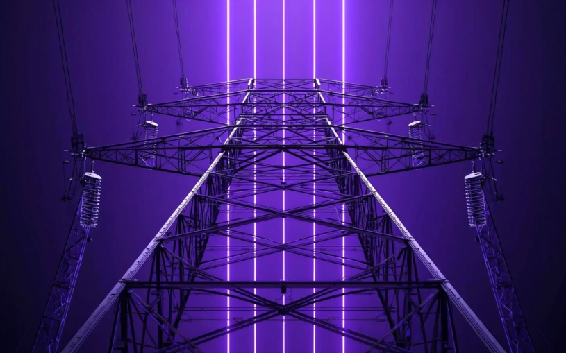 Už žádné šplhání na stožáry ani vrtulníky. Elektrické dráty v Česku hlídá umělá inteligence a drony