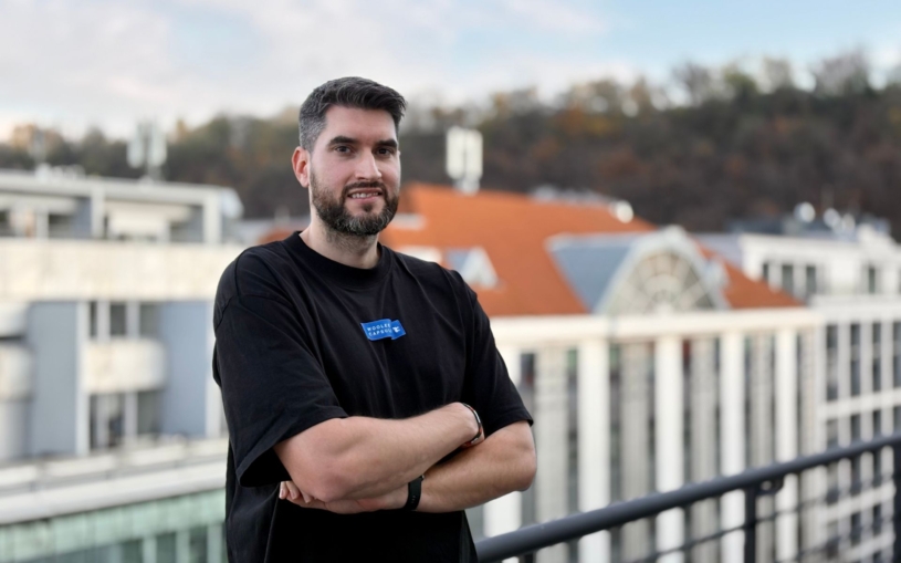 Začal řídit stamilionový byznys, k tomu se sám natrénoval na Ironmana. A doporučuje to každému