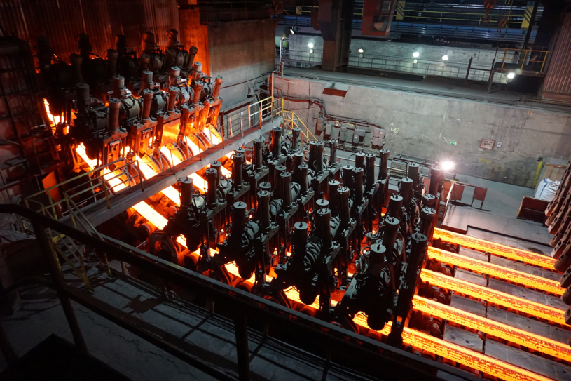 na-zarizeni-plynuleho-odlevani-vznikaji-polotovary-pro-vyrobu-soucastek-do-vetrnych-elektraren_mensi