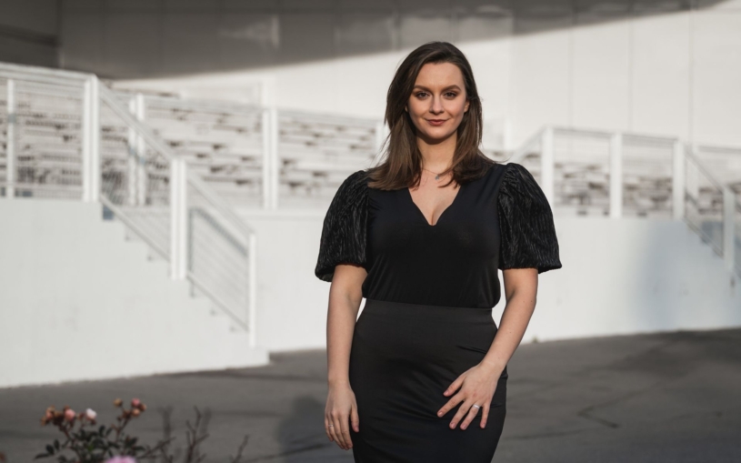 Hostesky nejsou kytky do kouta, říká zakladatelka agentury. Eventy řídila i cestou na porodní sál