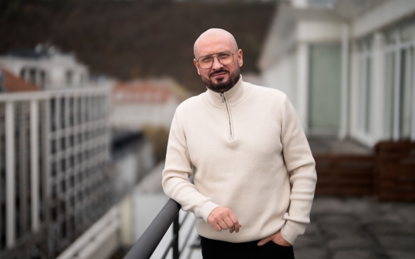 Chtěl být zedník, dnes mění tvář Plzně mrakodrapy Sisters. Bez cizích dělníků by Češi nemohli stavět, říká