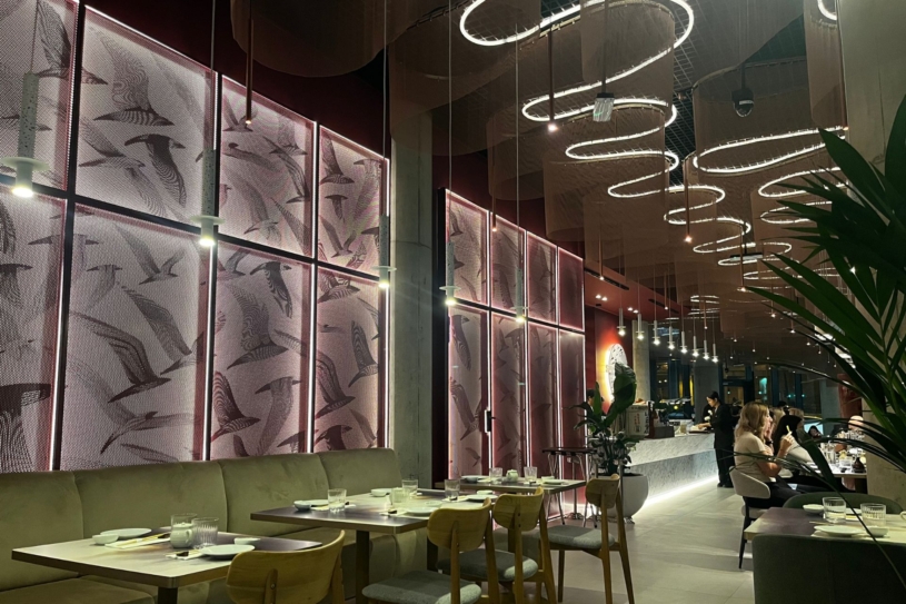 Japonská oáza u nejrušnější pražské křižovatky. Nová Sumi Garden potěší jídlem i atmosférou