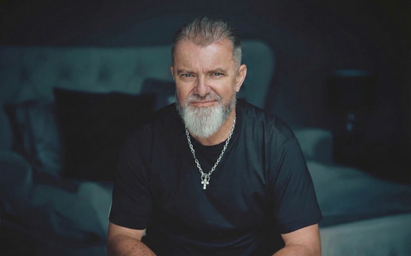 V obřím fondu se J&T spojila s jinými miliardáři, už ale moc narostl. Tak ho přivře a spustí dvojče