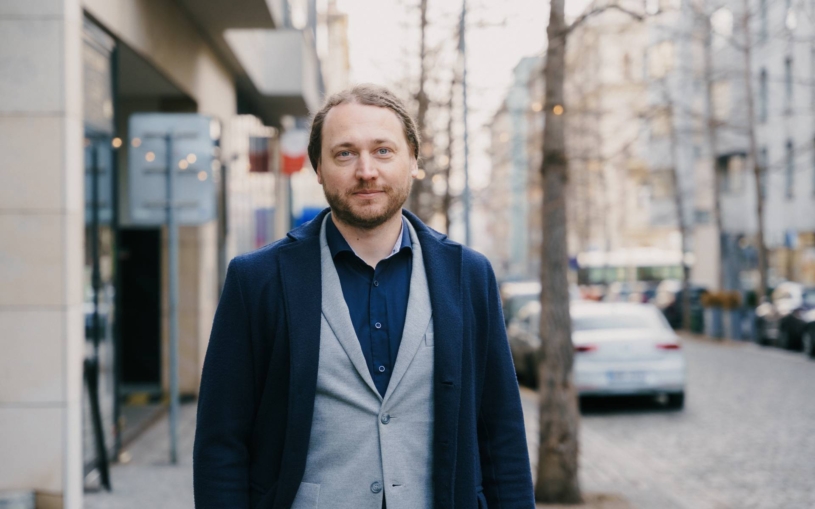 Čeká nás skvělý rok, ale… Vše, co nepotřebujete, investujte, ať vás nepřekvapí stáří, říká ekonom