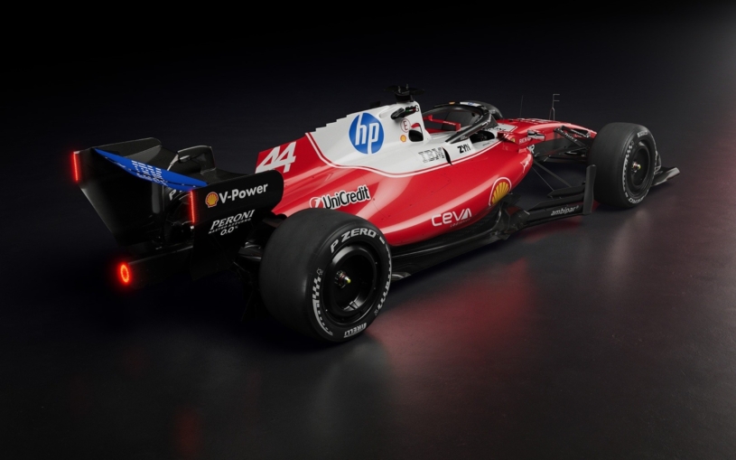 Prodali Italové kus své estetické duše? Revolut se opřel do Ferrari za logo, které si dalo na auto