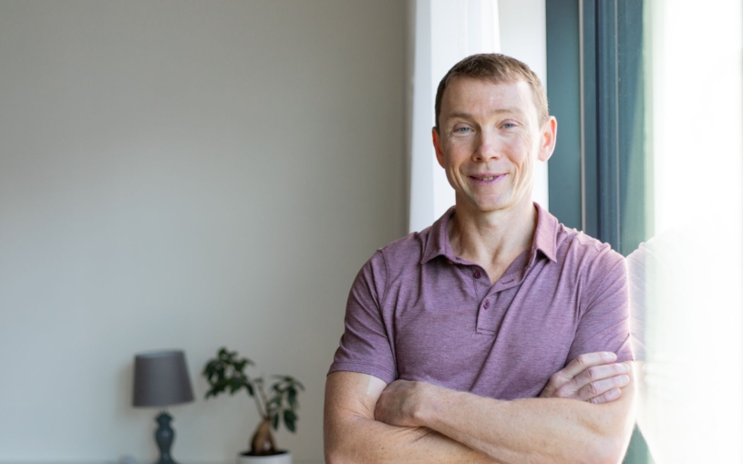 Do byznysu prostě spadli, firmu pak prodali za stamiliony. A rozběhli jednu z největších neziskovek