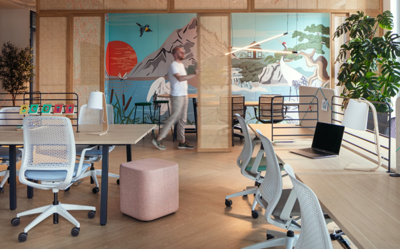 Hledáte kancelář? V trendy coworkingu si připravte aspoň šest tisíc měsíčně za vlastní místo