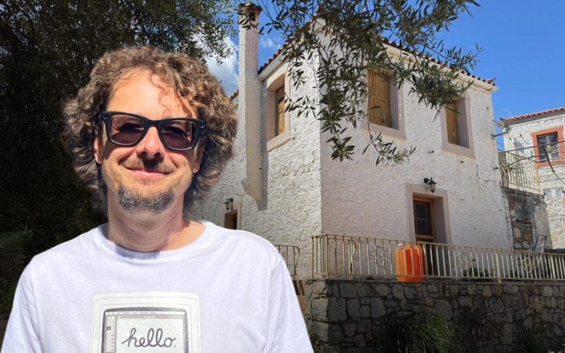 Nemovitost v zahraničí s ním hledají tisíce lidí, teď si splnil sen. V Řecku koupil dům za cenu garáže v Praze