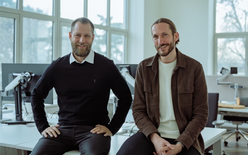 První startup prodali za stamiliony, teď staví další: Díky AI jsme 30krát rychlejší, na nic nečekáme