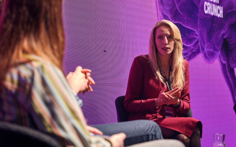 Mozek trénujte celý život a méně scrollujte. Neurochirurg a neurovědkyně odkrývají, jak chránit mysl