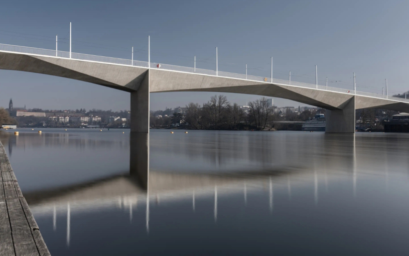Prošli jsme se po novém pražském mostě. Vznikne u něj světelná zahrada i prostor od Ambiente na místě benzinky