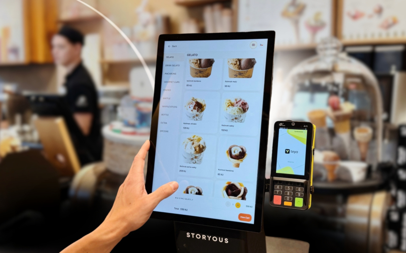 V McDonald’s zrychlují práci a zvyšují tržby. Teď samoobslužné kiosky míří i do kaváren a dalších podniků