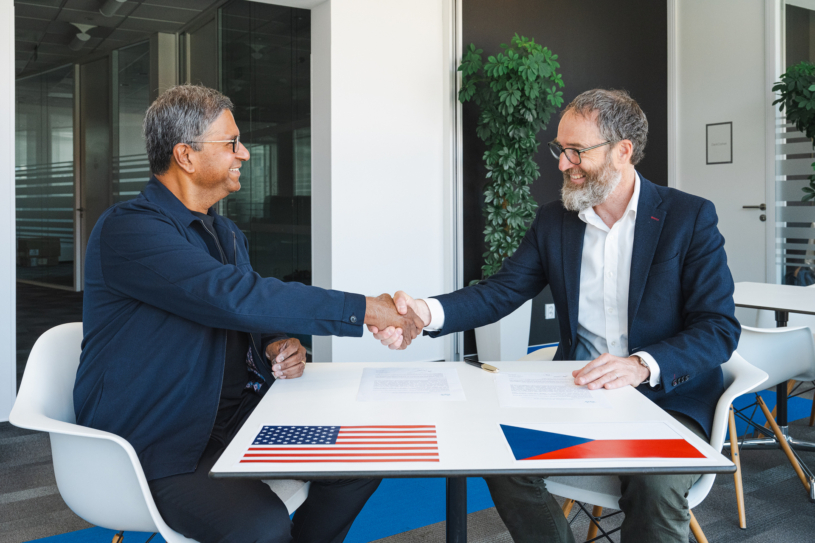 vijoy-pandey-outshift-by-cisco-michal-pechoucek-cvut-podepisuji-memorandum-o-spolupraci