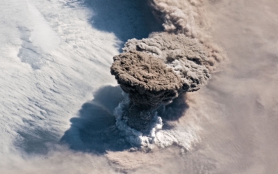 iss-volcano-rajkoke-top-min