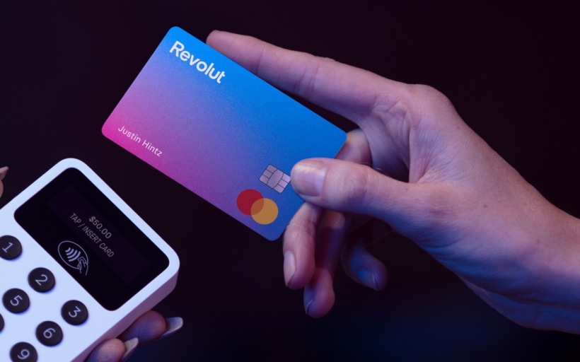 revolut-card-top