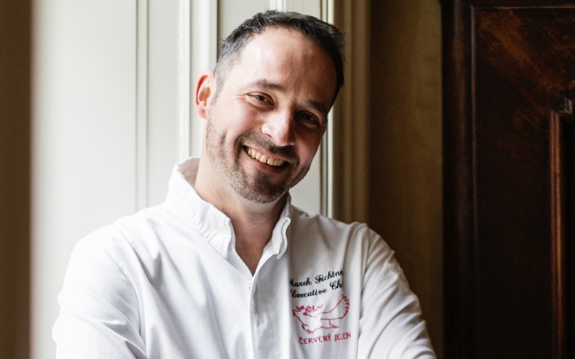 Marek Fichtner boxed