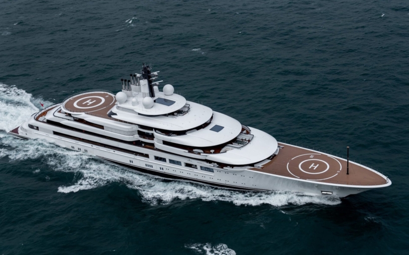 putinyacht1-min