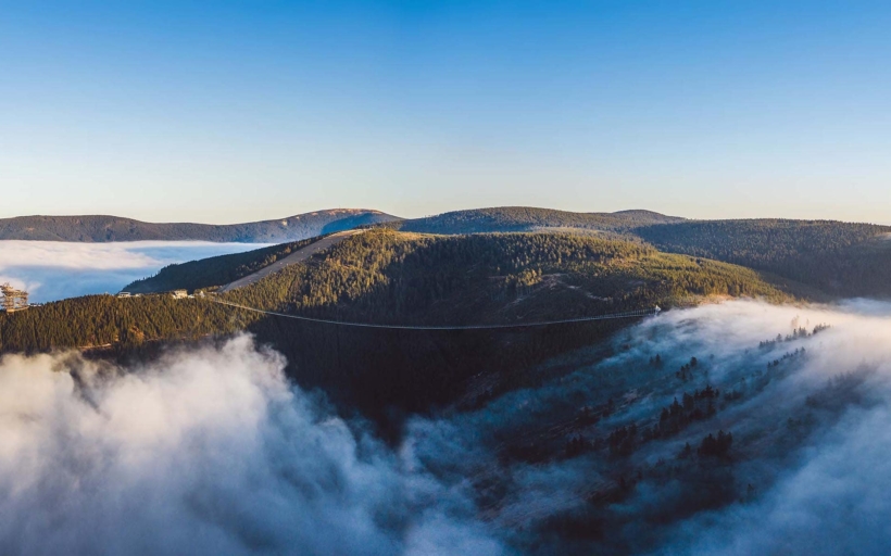 sky-bridge-zoom-1642174210-min