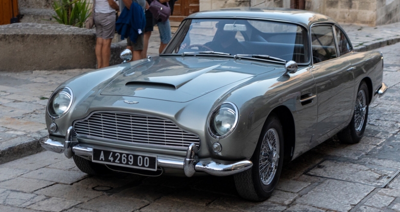 the Aston Martin DB5 used on the set of the latest James Bond movie ‚No time to die‘ in Matera,  Italy.