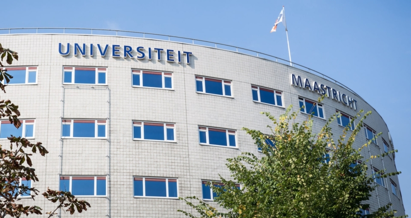 maastricht_university-min