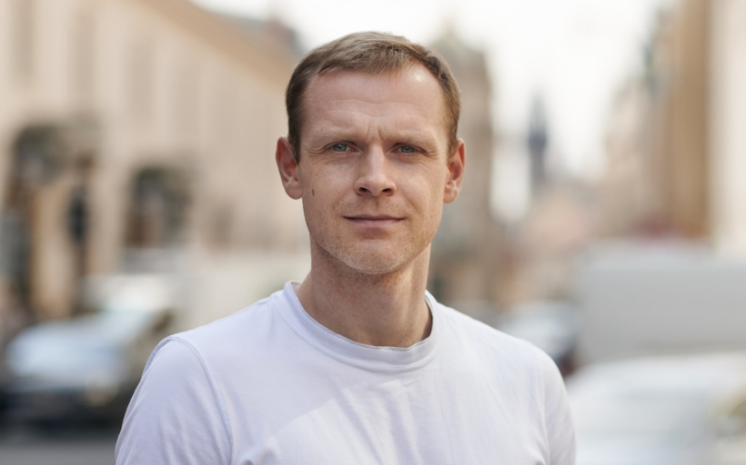 marek-sacha-2-boxed-min