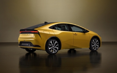 2022_-_prius_plug-in_hybrid_2_1-min