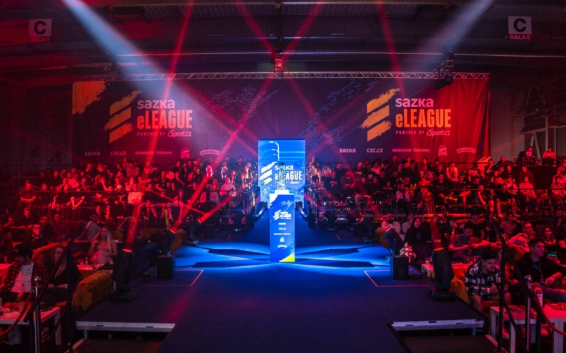 sazka-eleague-boxed