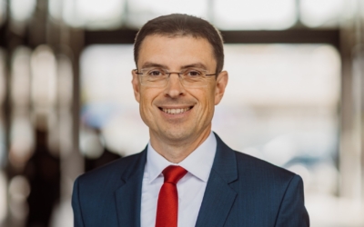 petr-knap_ey