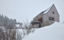 mars-architects-mala-upa-house-boysplaynice-02-min