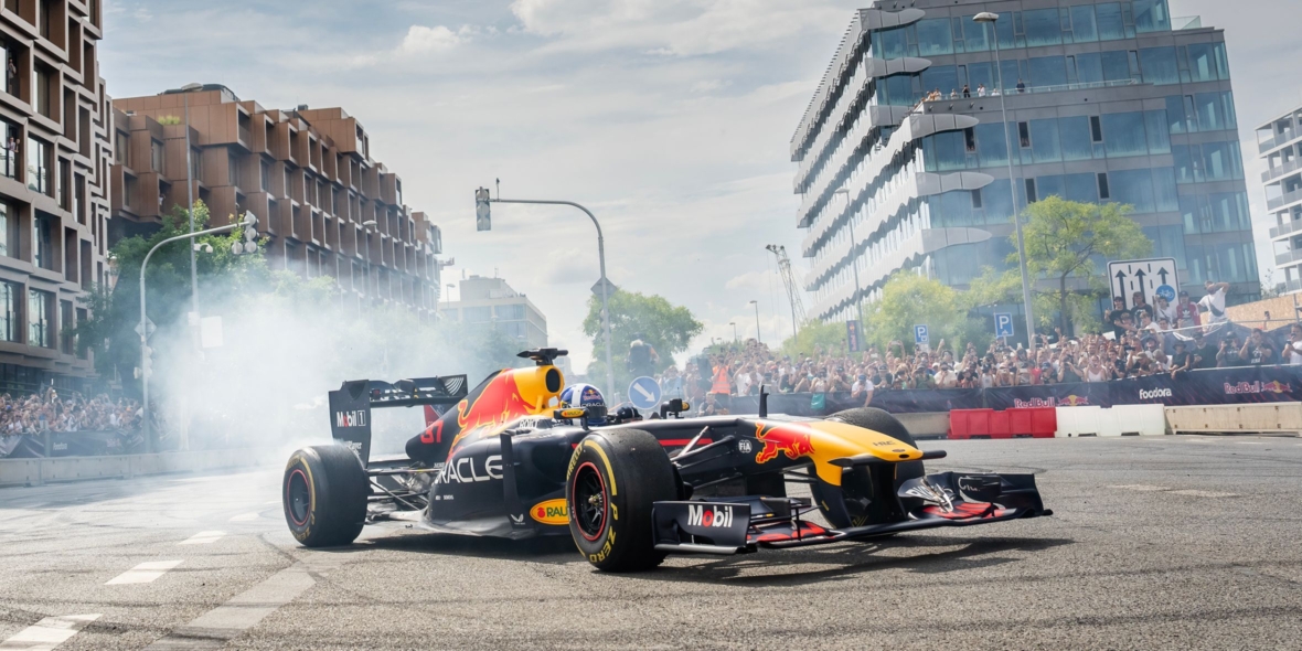 red-bull-showrun_1-1