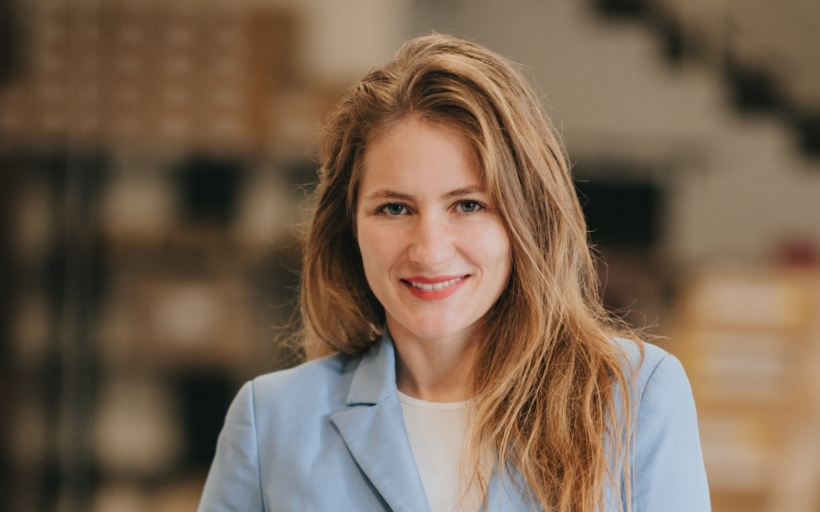 lucie-janauer-monkey-mum-boxed