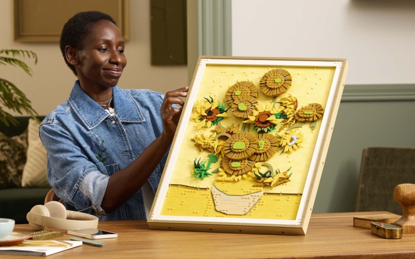 lego-van-gogh-slunecnice-boxed