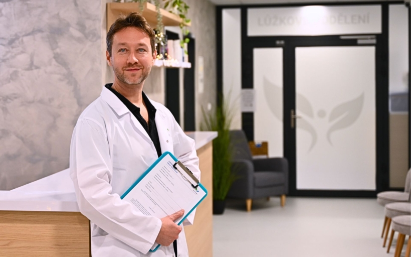 Plastický chirurg Jiří Bayer