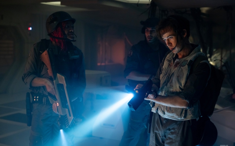 vetrelec-zeme-alien-earth-04