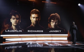 bezici-muz-running-man-glen-powell-25