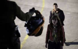 bezici-muz-running-man-glen-powell-39