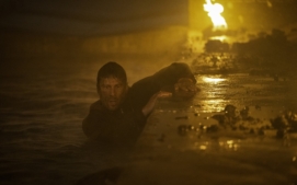 bezici-muz-running-man-glen-powell-14