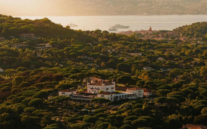 white-lotos-sttropez