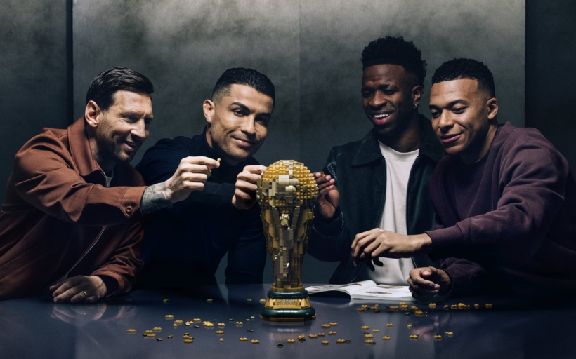 messi-ronaldo-vinicius-mbappe-lego