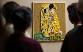 lego-gustav-klimt-polibek-obraz-02