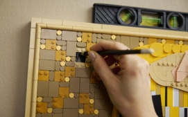 lego-gustav-klimt-polibek-obraz-07