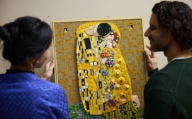 lego-gustav-klimt-polibek-obraz-10