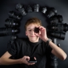 Patnáctiletý fotograf přírody Štěpán Třešňák s fotoaparátem